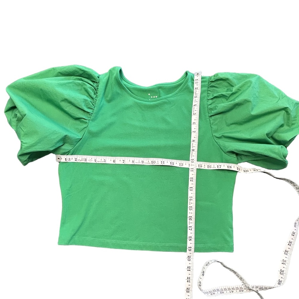 SOLD***Kelly green youthful chic playful cropped boxy dramatic puff sleeve - Picture 6 of 6